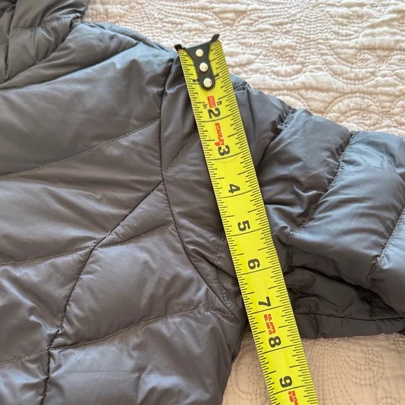 The North Face 550 Women's Puffer Jacket - Picture 5 of 16